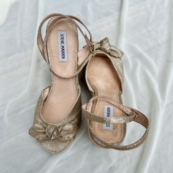 Steve Madden Gold Glisen Glitter Espadrille Wedge Sandals | Size 10 - Picture 3 of 10